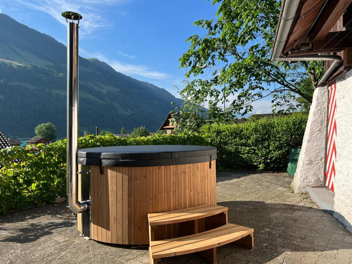 Romantic Private Superior Swiss Chalet With Hottub Lungern Esterno foto